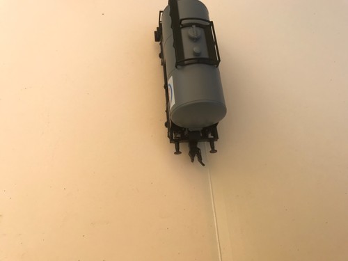 Ho train Trix made in Germany gray tank car ESSO - Picture 5 of 6