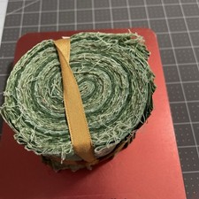 Fabric Roll JELLY ROLL GREEN SWIRLS W/GOLD METALLIC COTTON Batik 20 2.5 Strips