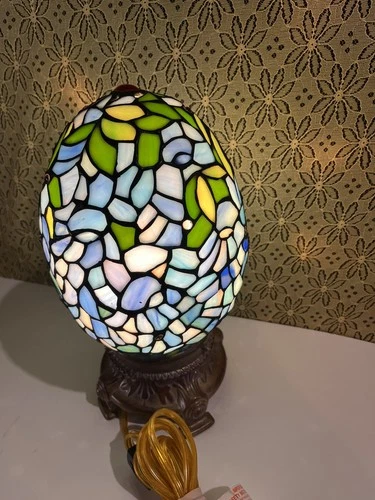 Vntg Tiffany Blue Floral Stained Glass Wisteria Egg Accent Table Lamp Light 12"