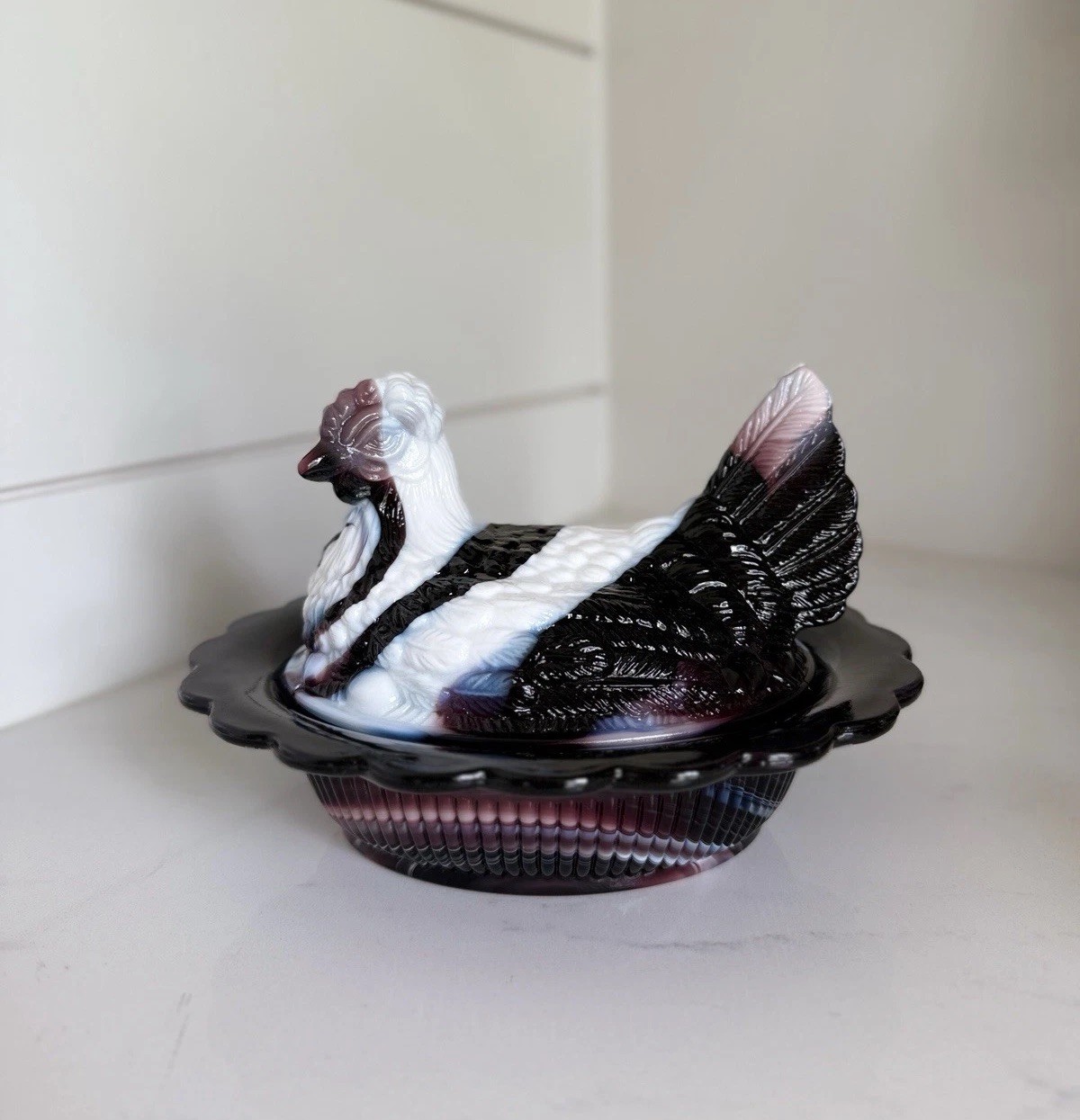 VTG MOSSER Purple Slag Hen On Nest!