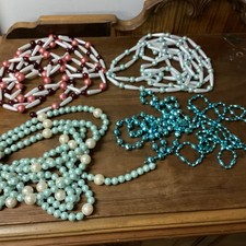 4 różne pasma plastikowej girlandy na Boże Narodzenie lub inne dekoracje 