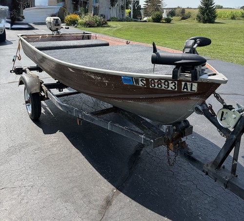12ft SmokerCraft Bass Boat