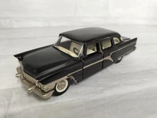 GAZ 13 Chaika 1959 Diecast Car 1 43