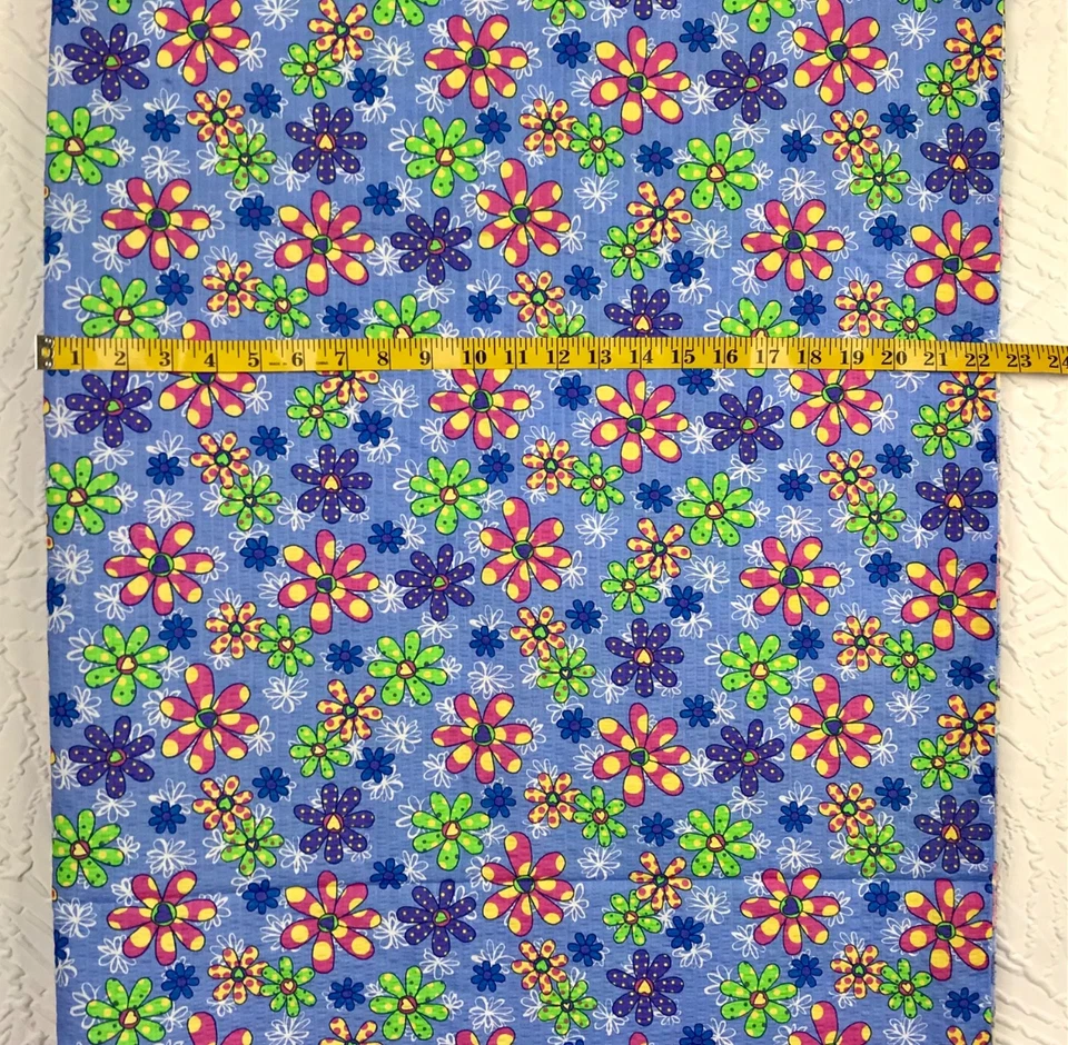 Tela Seersucker plisada de algodón retro floral lavanda FLOWER POWER de colección 3,5 yardas Foto 2 de 3