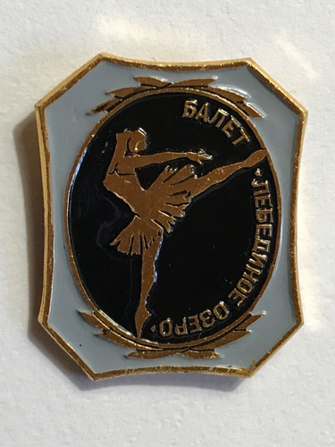 Volgograd Stalingrad Hero City Vintage Pinback Brooch Dove of Peace