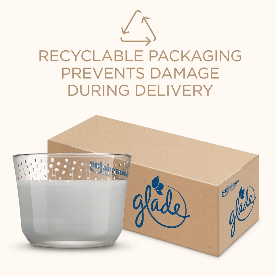 Vela perfumada Glade Sheer Vanilla Embrace 3 mechas con aceites esenciales 14,5 oz Foto 2 de 4