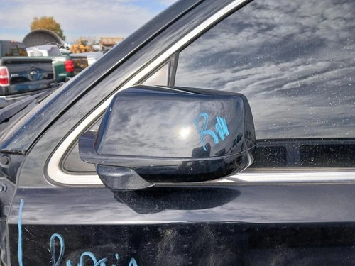 Used Left Door Mirror fits: 2015 Gmc Yukon Power turn signal opt DL3 w/o surroun