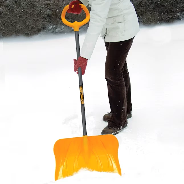 TrueTemper174; 1651200 19" Poly Combo Snow Shovel W/ Steel VersaGrip174; Handle - Image 2 of 3