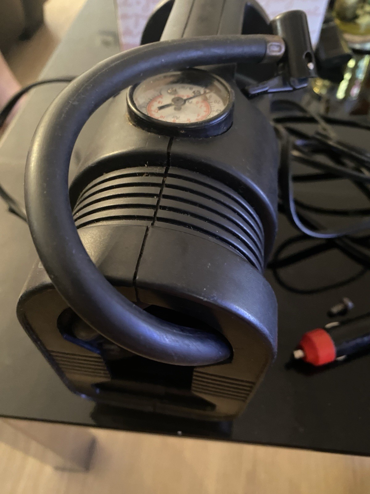 Compresor de Aire Inflador Bicicletas Cama Pelota Rueda Coche A Mechero 150PSI