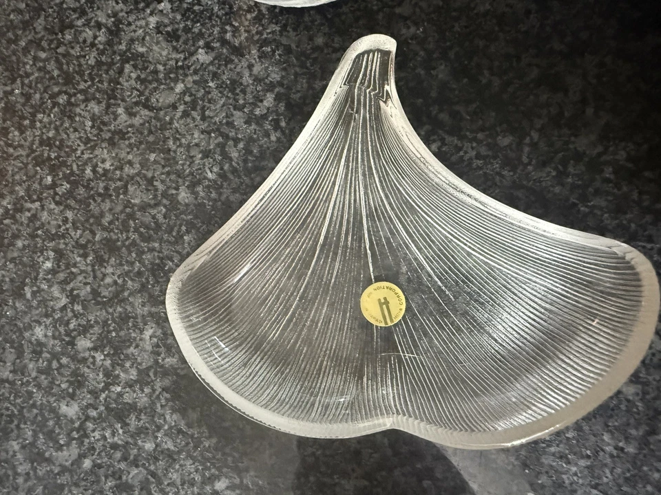 Hoya de Japón Juego de 3 Platos de Vidrio/Abarrita. Dos hojas 1 cebolla. Foto 4 de 4