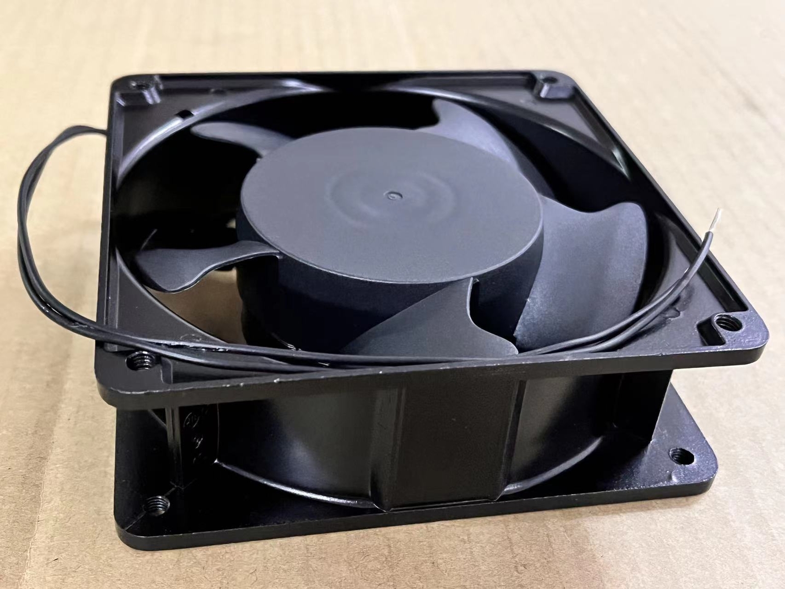 1PCS XINRUILIAN Fan RAH1238S1 220240 V AC 0.20 A €8.38 falcon.al