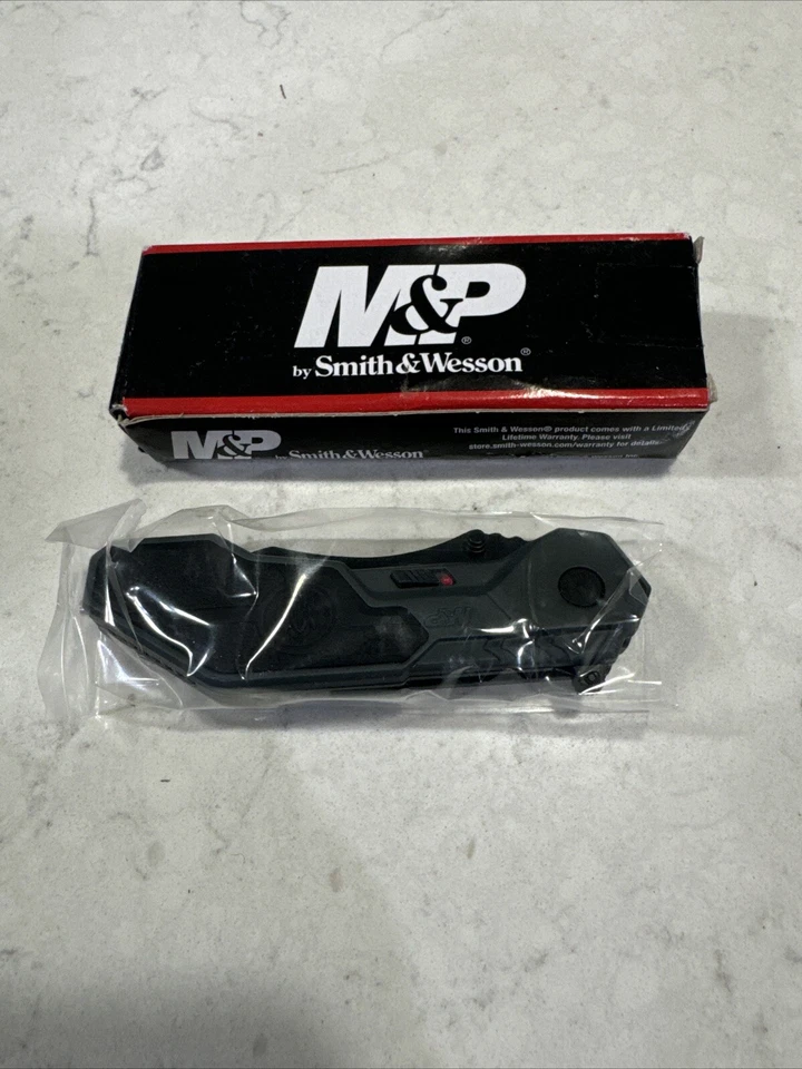 Smith Wesson SWMP1BS Military Police Assisted Opening Pocket Knife Half Serrated - Image 2 of 4