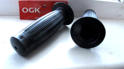 Beston 7/8 HANDLEBAR GRIPS OGK Japan Triumph T150 BSA B25 B44 B50 A65 A70padded | UK