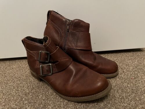 Women’s Timberland Savin Hill 8412B Brown Leather Double Buckle Ankle Boots 5.5 - Foto 1 di 10