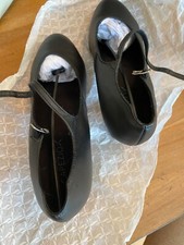 Character shoes. size 8W womens