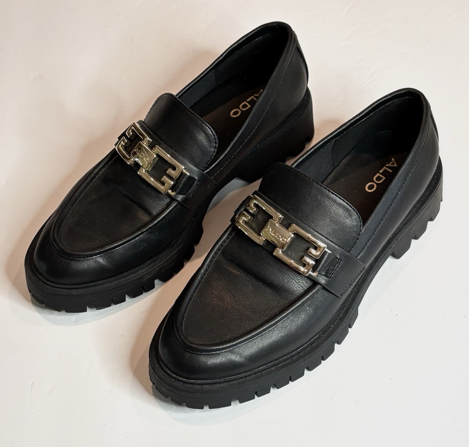 Aldo Womens Black Tobey Slip-On Loafers with Gold Chain and Chunky Heel Size 8