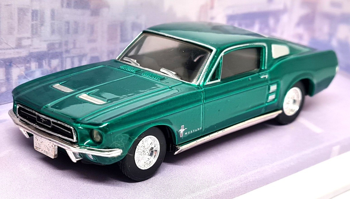 Dinky 1/43 - Ford Mustang Fastback 1967 Green DY-16 Diecast Model Car