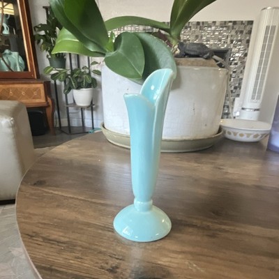 Vintage pacific pottery  fluted lily  bud vase