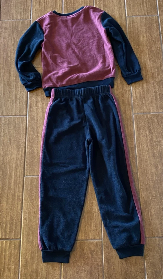 Cuddl Duds Boy's Two Piece Fleece Set Small 6/7 - Image 2 of 4