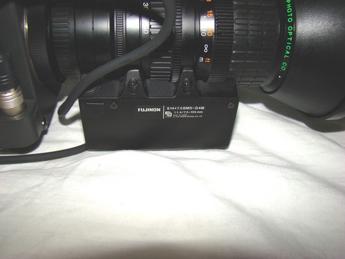 Lente Hitachi HV-C10A CCD U video color Fujinon S14x7,5BMD-D4M 1:1,4/ 7,5-105 mm - Imagen 2 de 11