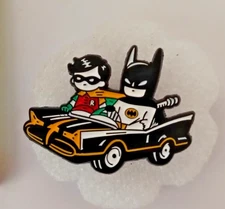 BATMAN AND ROBIN-ENAMEL PIN-SHIP ALL THE PINS YOU BUY FOR $4.99-VISIT OUR STORE
