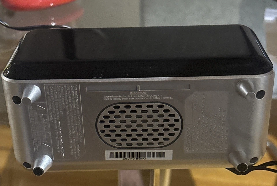 Emerson SmartSet Alarm Clock Radio with Bluetooth Speaker CKS1521, Dual Alarm, - Image 4 of 4