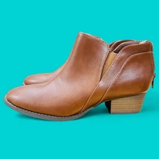 Preppy Boho Sleek Indie Brown Faux Leather Booties Lauren Conrad 6.5