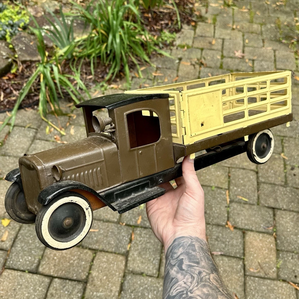 25+ Structo Vintage Manufacture Diecast Cars, Trucks & Vans for