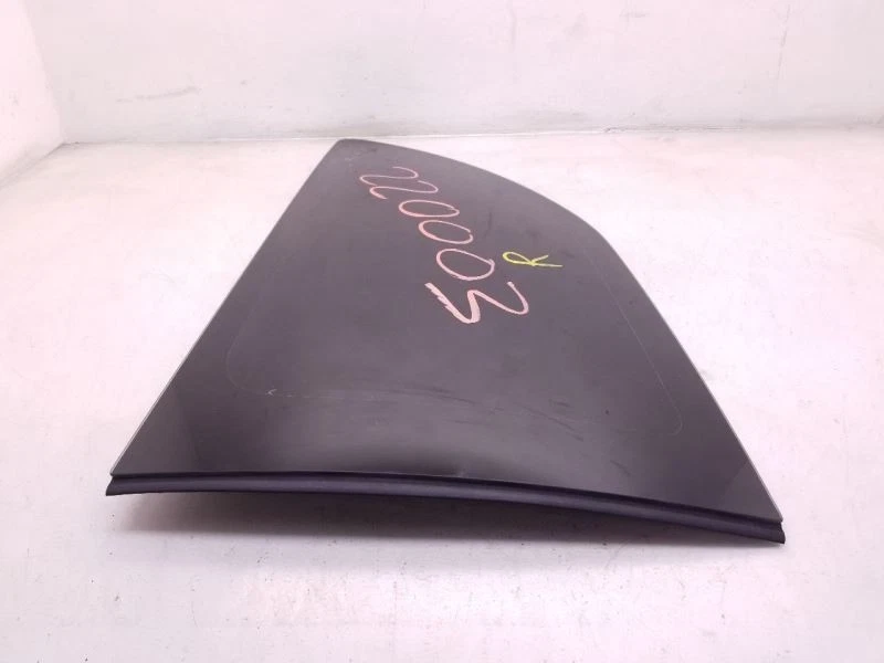 06-11 TOYOTA YARIS CUARTO DE CRISTAL LADO PASAJERO Foto 3 de 4