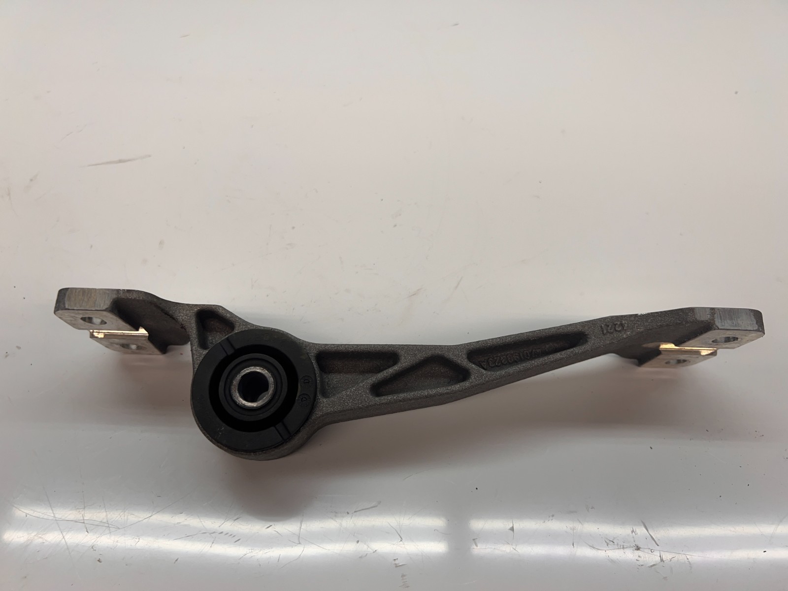 LAMBORGHINI AVENTADOR LP700 LP770 TRANSMISSION SUPPORTING MOUNT OEM 470199323A