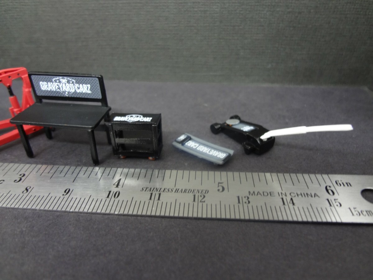 ☆ 1/64 Garage Item A 1:64 S Scale-Double Ended White 2 Car Garage w/ Movable Door