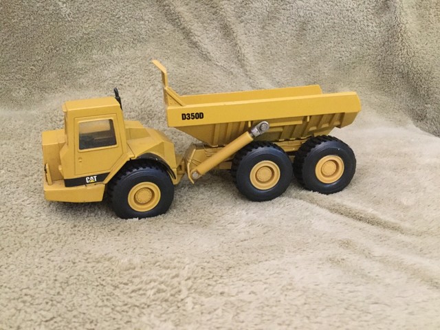 ertl caterpillar