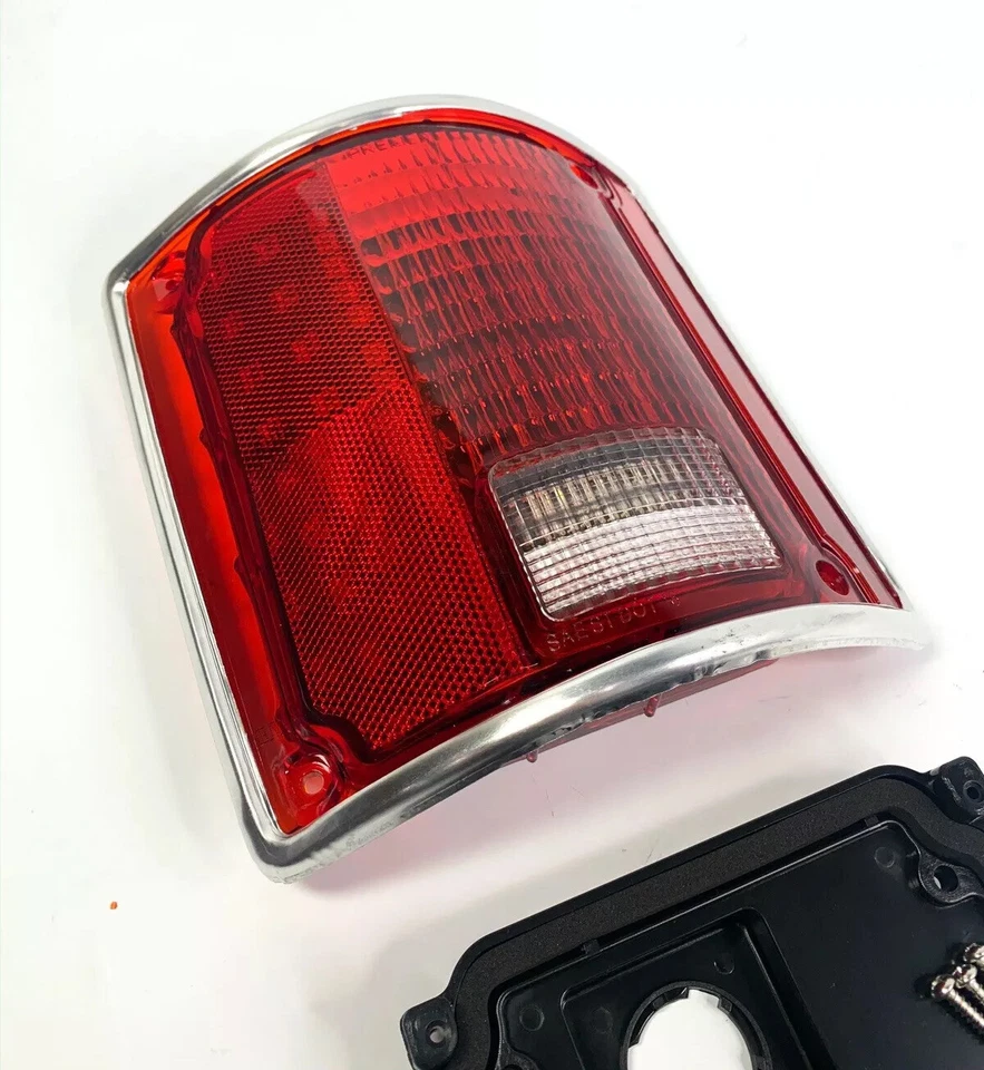 Par de luces traseras secuenciales freno LED con moldura camioneta Chevrolet 1973-1987 Foto 4 de 4