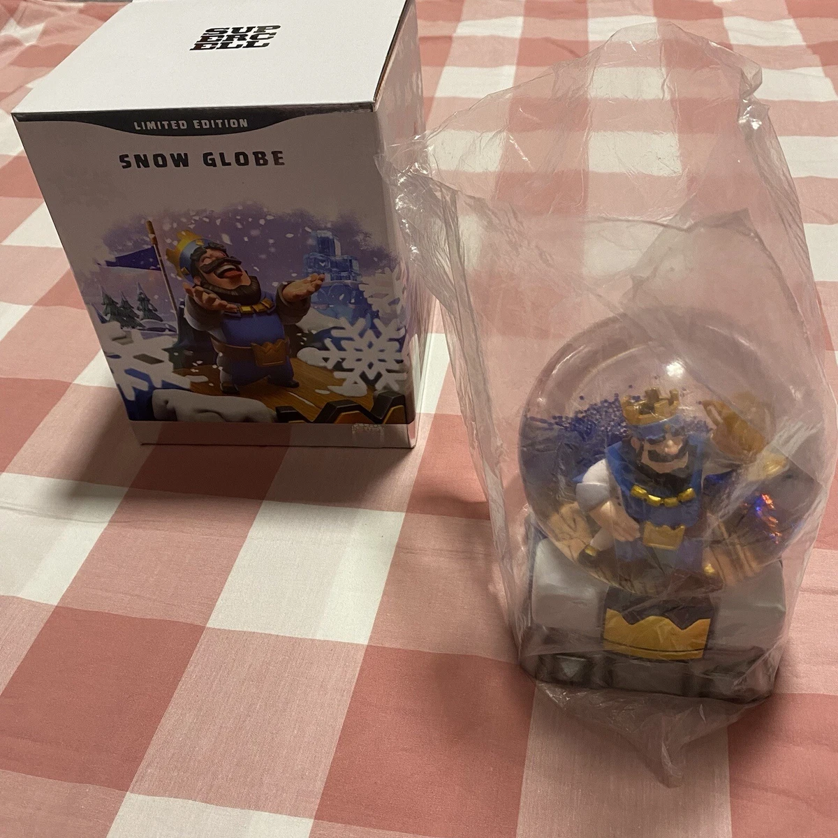 Supercell Clash Royale King Victory Snow Globe Limited Edition