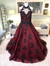 Gothic Glitter Wedding Dresses Halter Neck Applique Backless A-line Bridal Gowns