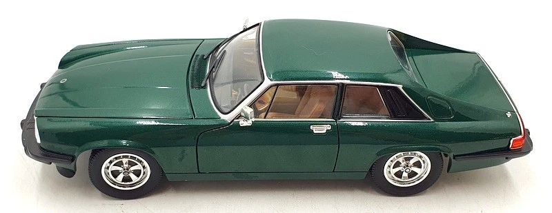 Road Signature 1/18 Scale Diecast DC11124B - 1975 Jaguar XJS - Green - Image 4 of 4
