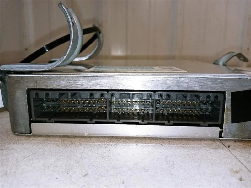 1989 TOYOTA CRESSIDA ENGINE COMPUTER UNIT ECM MODULE OEM USED 89661-22210 - Image 2 of 4