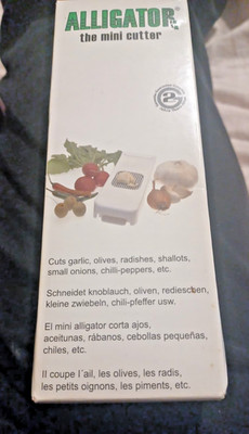 Alligator Onion & Vegetable Chopper - White Plastic Dicer Slicer -Swedish Design