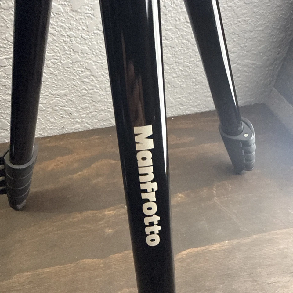 Manfrotto MKCOMPACTACN-BK Compact Action Aluminium Tripod - Image 2 of 4