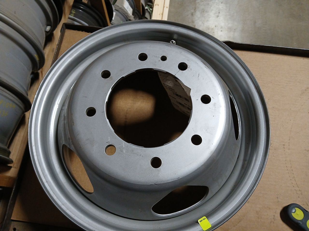 Steel 17x6.5 8x210mm Wheel 09597735 Fits 11-24 Silverado 3500 2970974