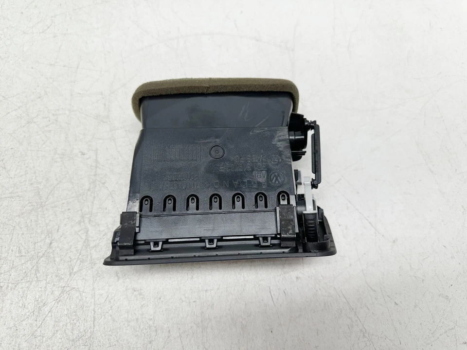 H40990 2009-2012 Volkswagen CC TABLERO AC CALEFACCIÓN VENTILACIÓN REJILLA lado del pasajero OEM Foto 4 de 4