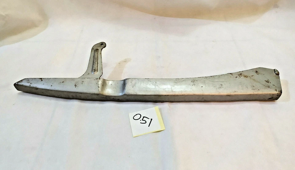 Protector de caja de cadena genuino Suzuki T125 T90 Stinger Wolf T125 Nuevo de Lote Antiguo Foto 3 de 4