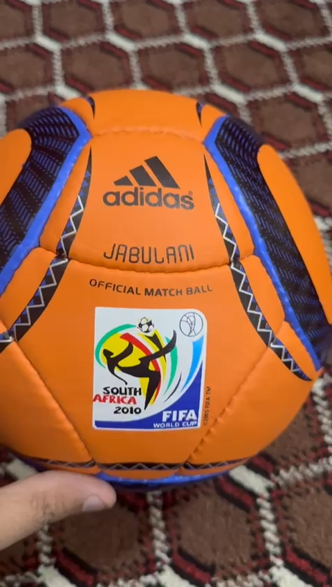 2pcs Adidas Jabulani 2010 FIFA World Cup Official Match Soccer