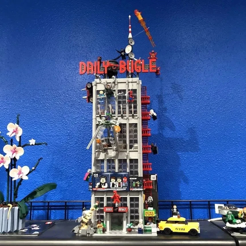 Unbuilt Lego Marvel: Daily Bugle (76178) With 3789 Pcs. Generic Bricks - Image 3 of 3