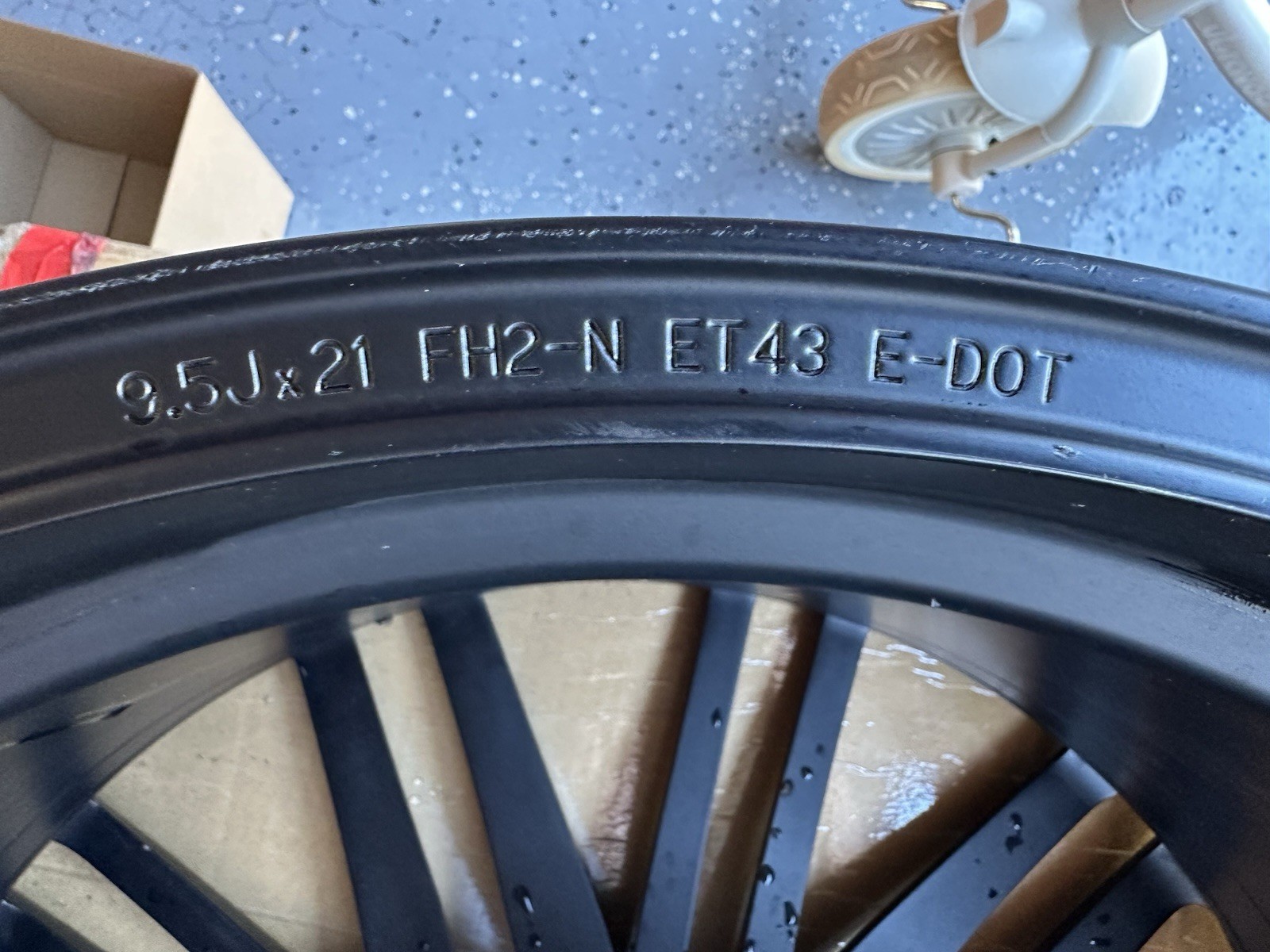 2024 ASTON MARTIN DB12 FRONT WHEEL RIM 21X9.5 ALLOY