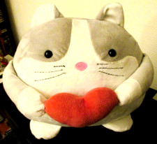 Kuscheltier Schmusetier Schmusekissen Stofftier Katze mit Herz Höhe 25 cm