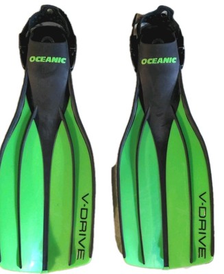 Oceanic V-Drive Professional Diving Fins Grn & BlkWith Size 8M Diving Boots
