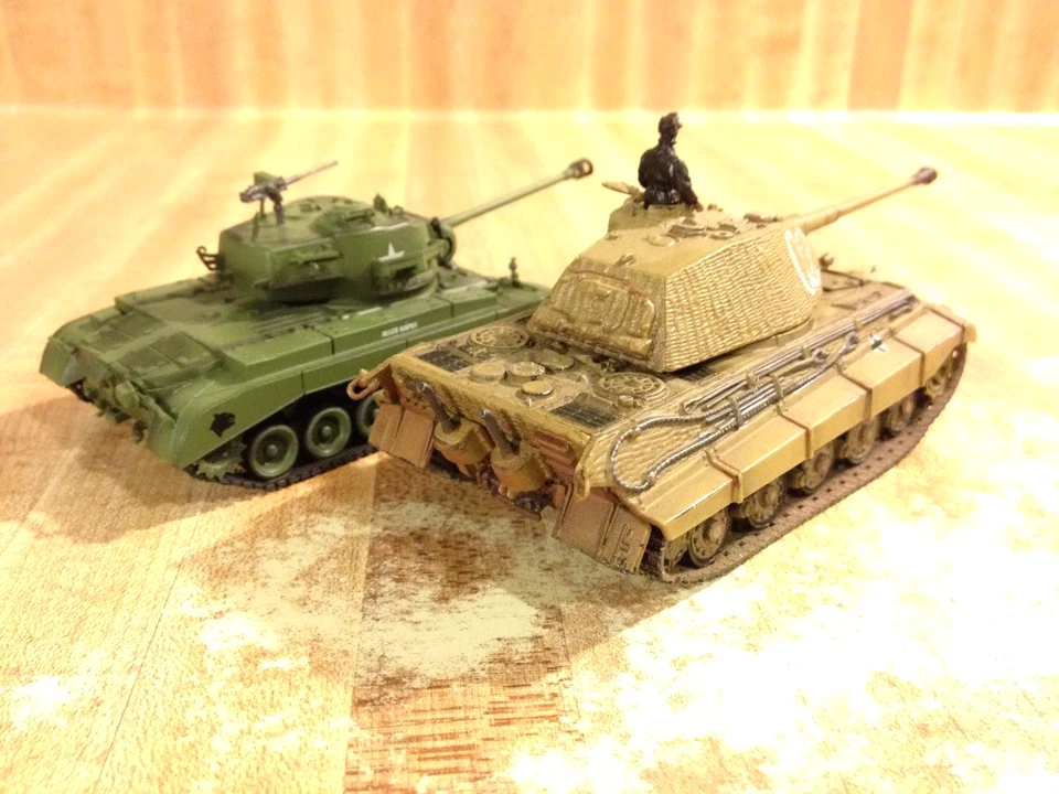 Lot of 2 Unimax Easy MRC Dragon 1:72 WWII German King Tiger US M26 Pershing Tank - Image 3 of 4