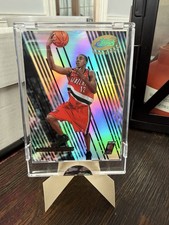 LaMarcus Aldridge Cards and Autograph Memorabilia Guide 38