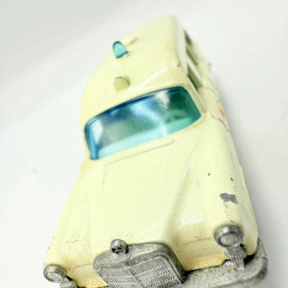 Ambulancia Matchbox Lesney 3c Mercedes-Benz 'Binz' Foto 3 de 4